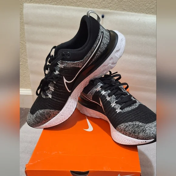Nike React Infinity Run2 - Picture 1 of 6